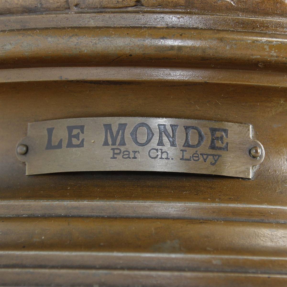 Antiqium Ürün  LEVY - LE MONDE BRONZ LAMBALI HEYKEL