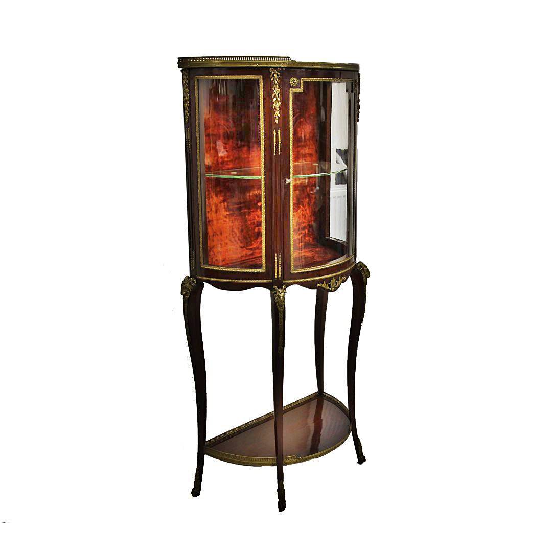 Antiqium Ürün  FRANSIZ YÜKSEK AYAKLI TEŞHİR VİTRİNİ