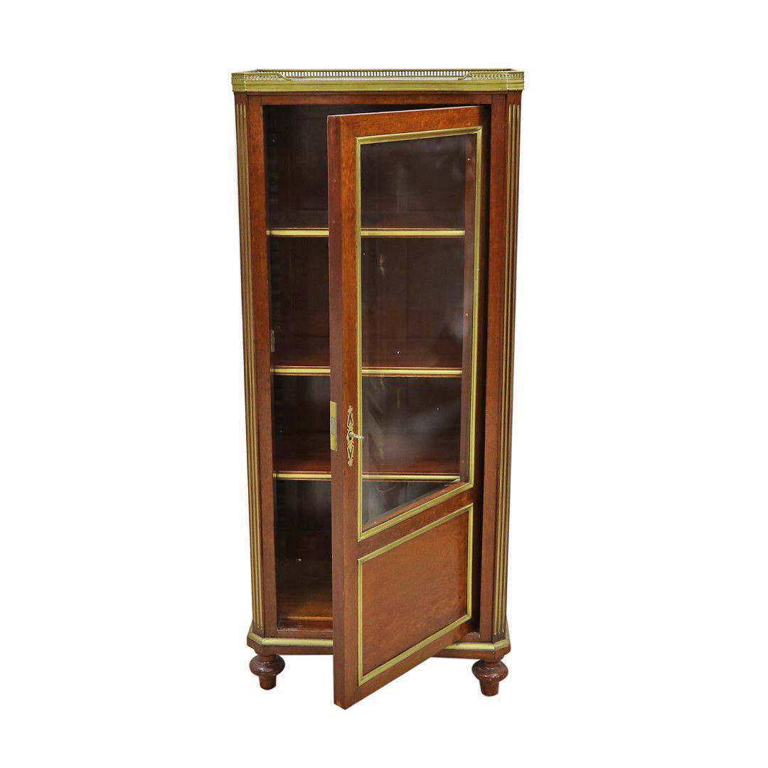 Antiqium Ürün  CAM VİTRİN