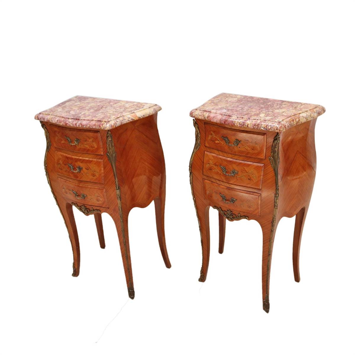 Antiqium Ürün  MARKÜTERİ VE BRONZ DETAYLI KOMODİN