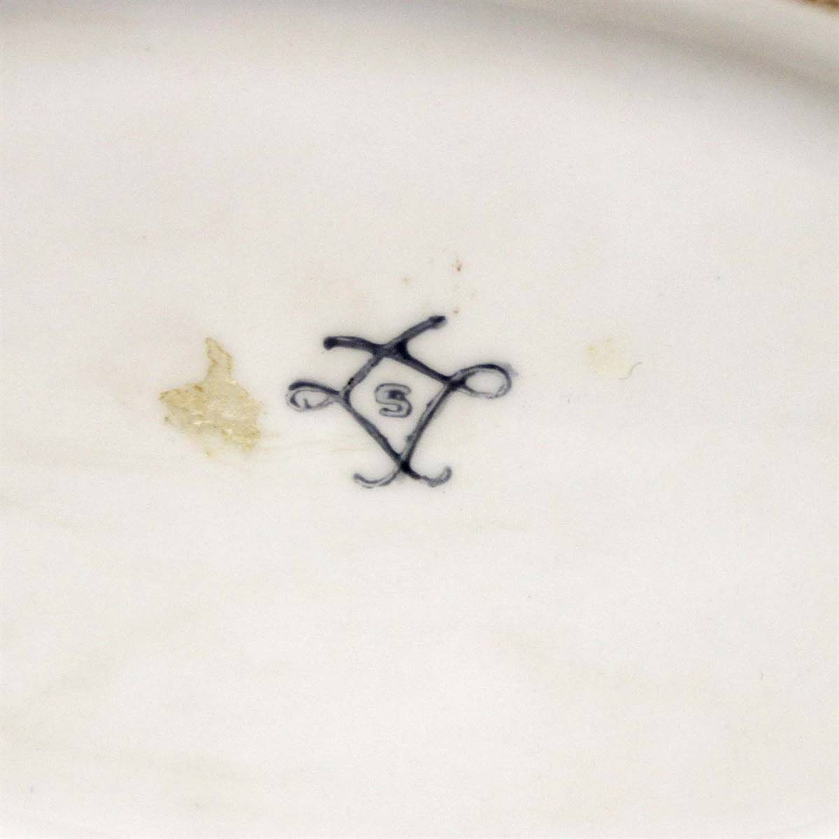 Antiqium Ürün  SEVRES PORSELEN MÜCEVHER KUTUSU