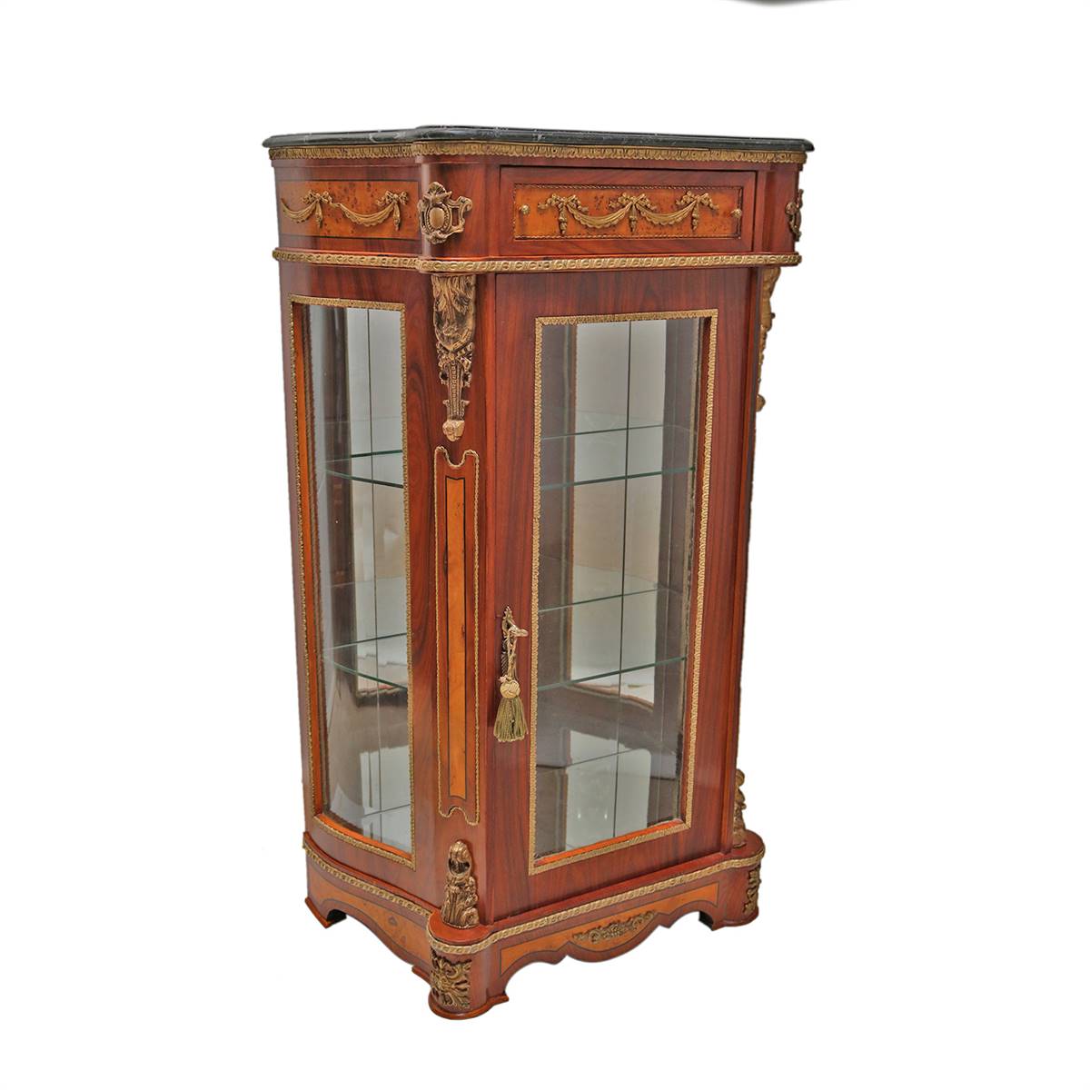 Antiqium Ürün  FRANSIZ BRONZ DETAYLI VİTRİN