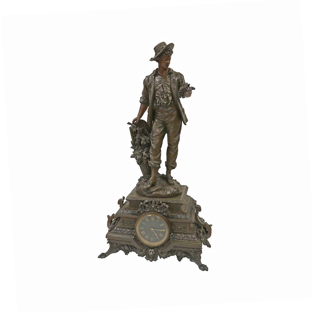 Antiqium Ürün  ERKEK FİGÜRLÜ BRONZ HEYKELLİ SAAT