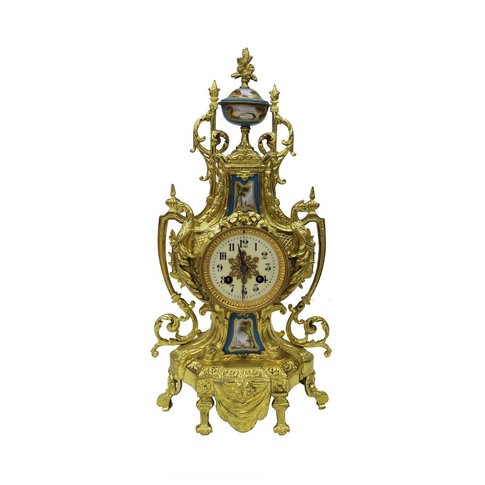 Antiqium Ürün  SEVRES DETAYLI BRONZ DÖKÜM SAAT VE ŞAMDAN TAKIMI